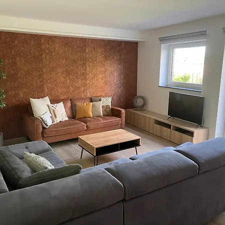 Aux Platanes - Duplex Neuf En Rez De Jardin *