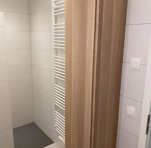 Aux Platanes - Duplex Neuf En Rez De Jardin