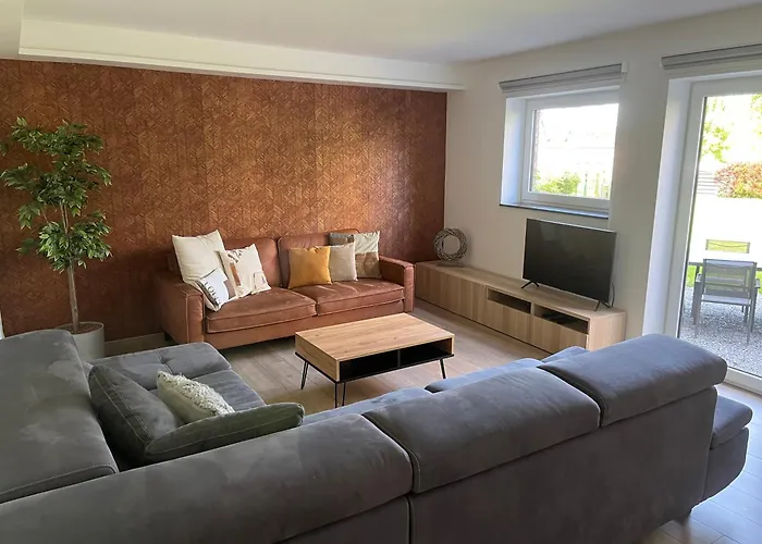 Aux Platanes - Duplex Neuf En Rez De Jardin *